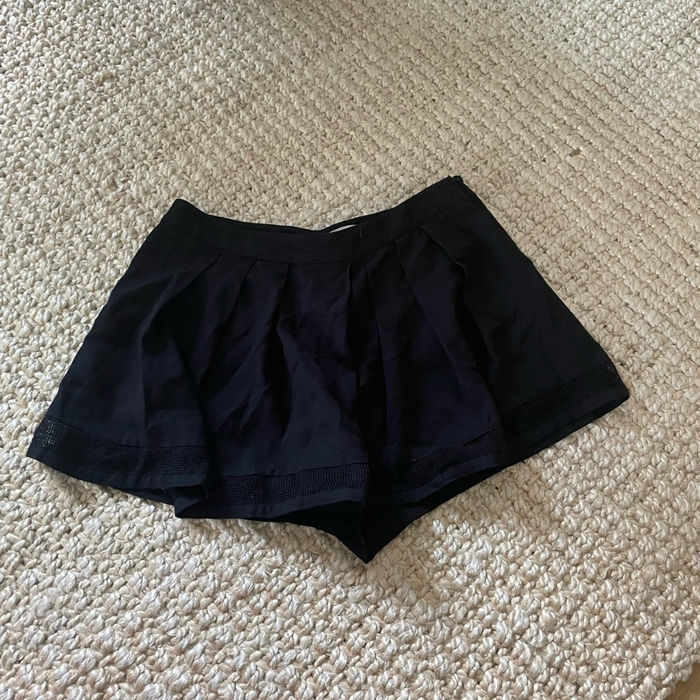 L’Agence skort